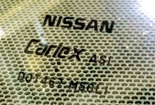 Nissan glass