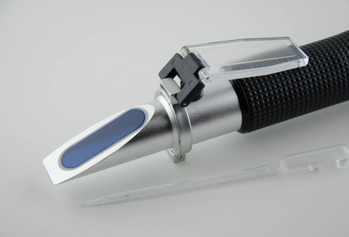 Refractometer